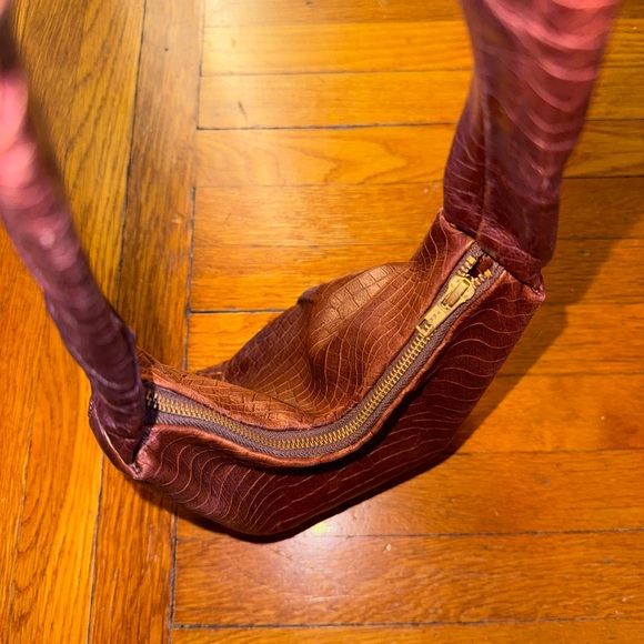 Georgia Jay Cloud Bag in Toffee Croc - Picture 5 of 14